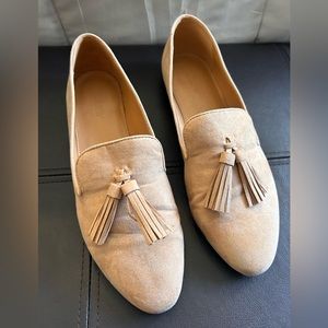 J Crew Faux-suede smoking loafers with tassels / 8.5 MEDIUM / CAMEL